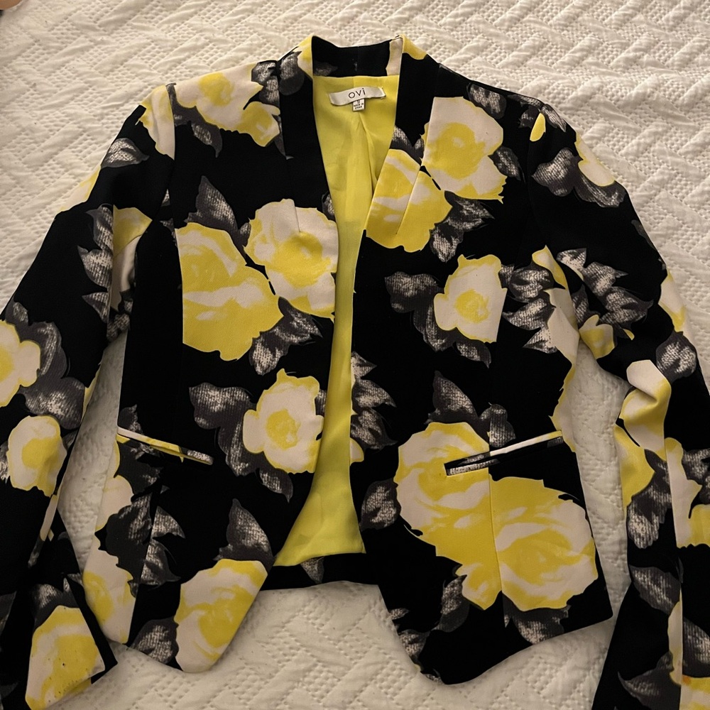 Ovi Women's Black and Yellow Floral Blazer